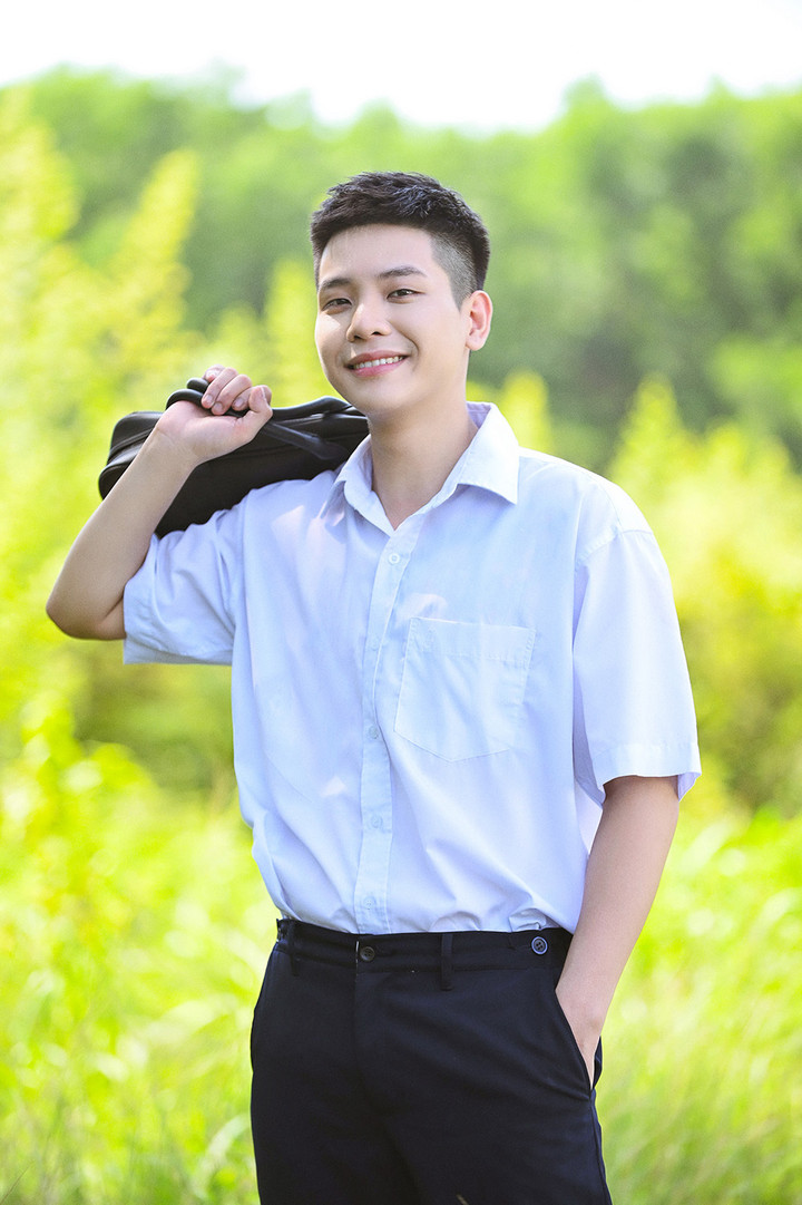 Quân A.P lóng ngóng khi đóng cảnh tình cảm với bạn diễn nữ - 1