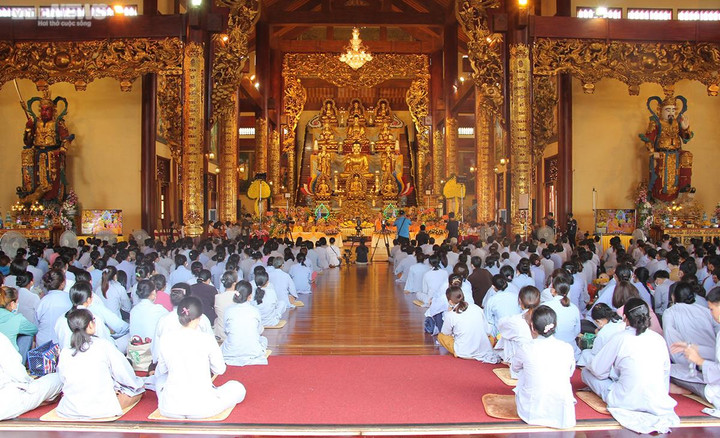 Ảnh: Hàng nghìn phật tử dự Đại lễ Giỗ Tổ chùa Ba Vàng, Quảng Ninh - 9