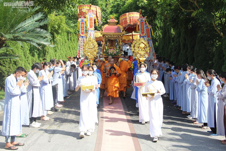 Ảnh: Hàng nghìn phật tử dự Đại lễ Giỗ Tổ chùa Ba Vàng, Quảng Ninh - 4