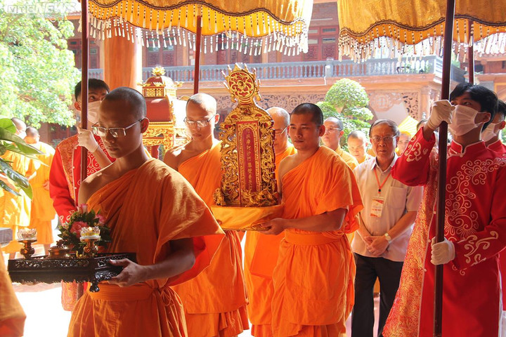 Ảnh: Hàng nghìn phật tử dự Đại lễ Giỗ Tổ chùa Ba Vàng, Quảng Ninh - 5