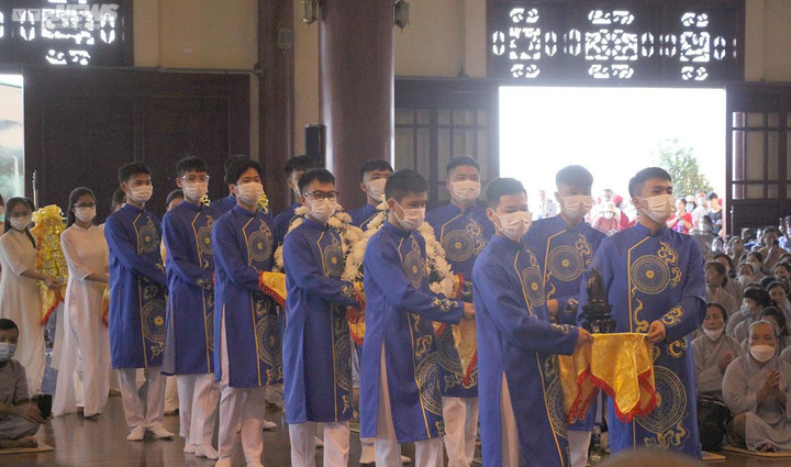 Ảnh: Hàng nghìn phật tử dự Đại lễ Giỗ Tổ chùa Ba Vàng, Quảng Ninh - 7