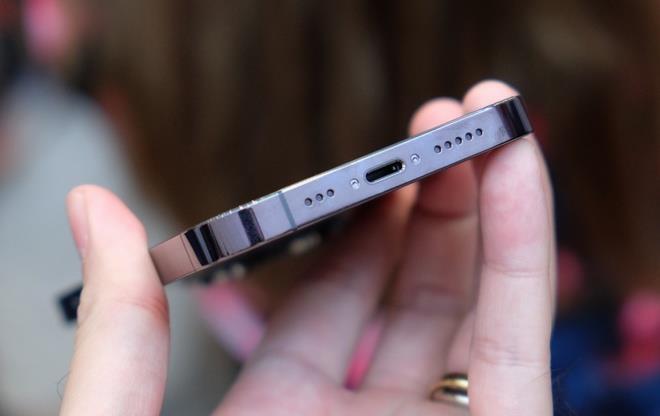 Nghịch lý của iPhone 14 Pro - 1