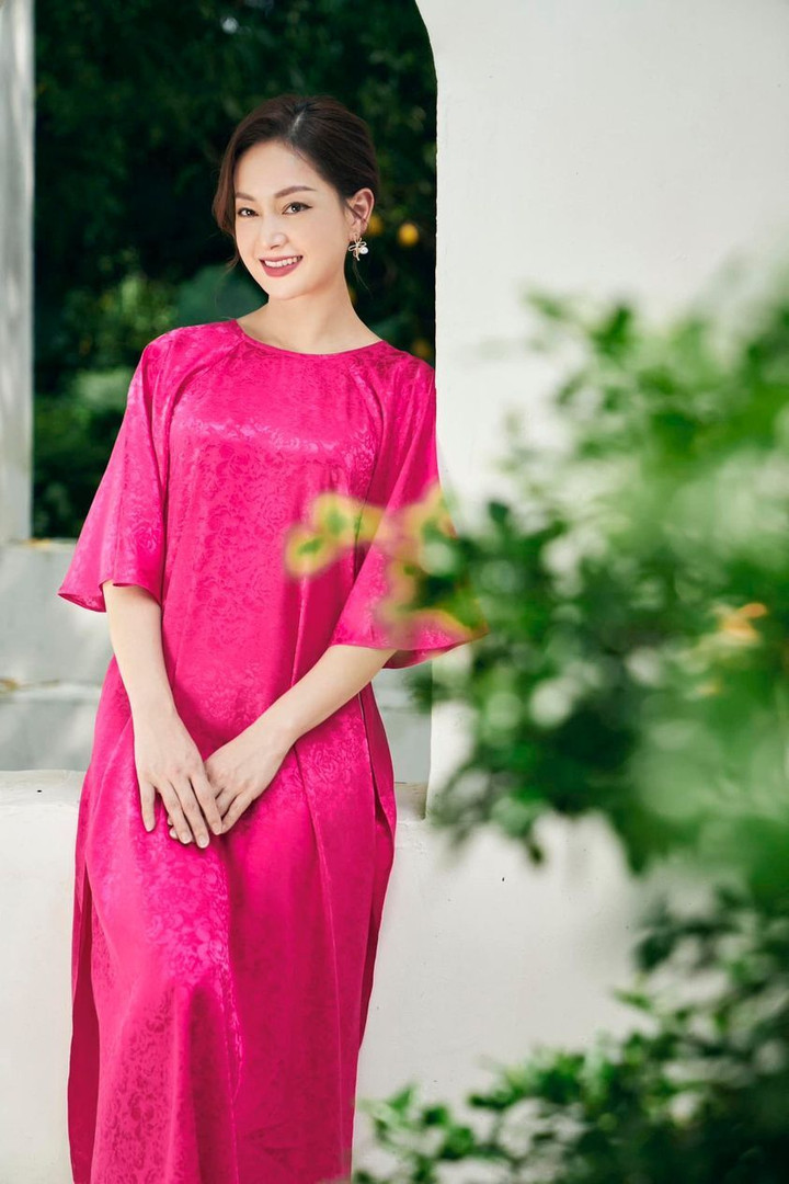 Sao Việt 20/9: Cát Phượng tuổi 52 khoe eo thon như gái đôi mươi - 8