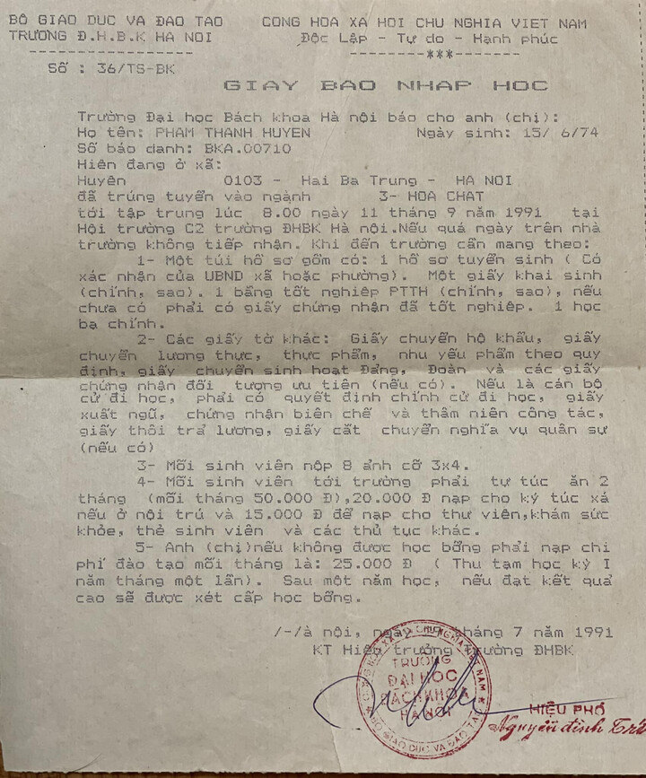 Giấy báo nhập đại học 30 năm trước khiến thế hệ 7x, 8x bồi hồi - 1