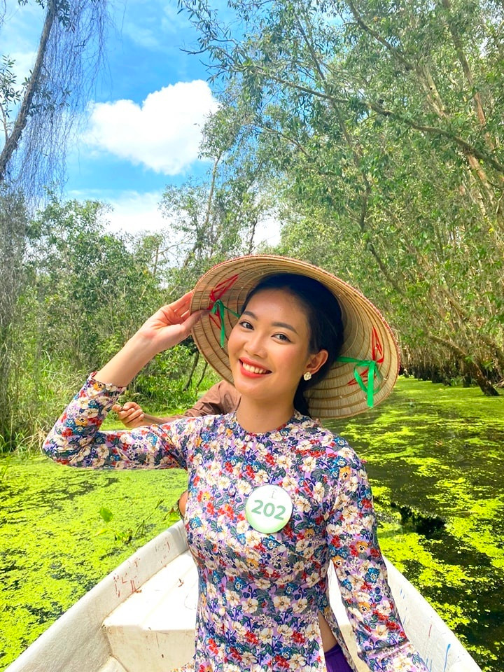 Nhan sắc người đẹp đăng quang Hoa khôi Sông Vàm sau 3 lần thi trượt - 4