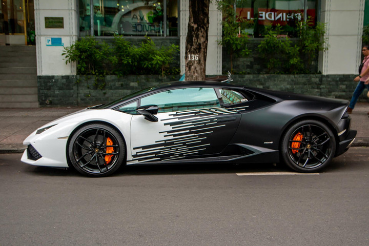 Lamborghini Huracan LP 610-4 với ngoại thất độc đáo tại TP.HCM - 9