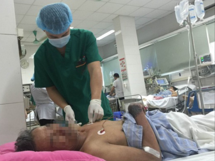 Người đàn ông Hà Nội đau đầu dữ dội, suy giảm nhận thức sau bữa tiết canh - 1