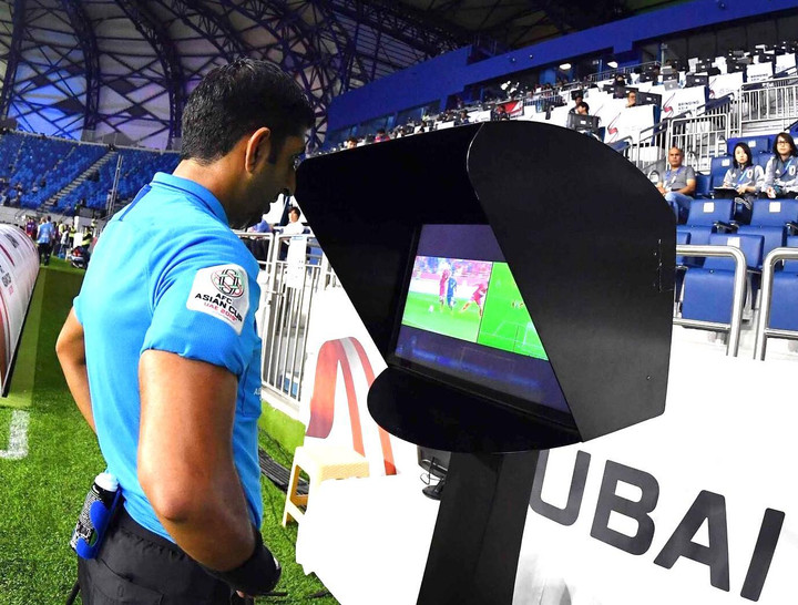 VFF tính toán phương án đưa công nghệ hỗ trợ trọng tài về Việt Nam - 1