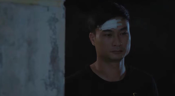 'Gara hạnh phúc' tập 20: Sơn Ca đau lòng khi bắt gặp ông nội bán hàng rong - 2