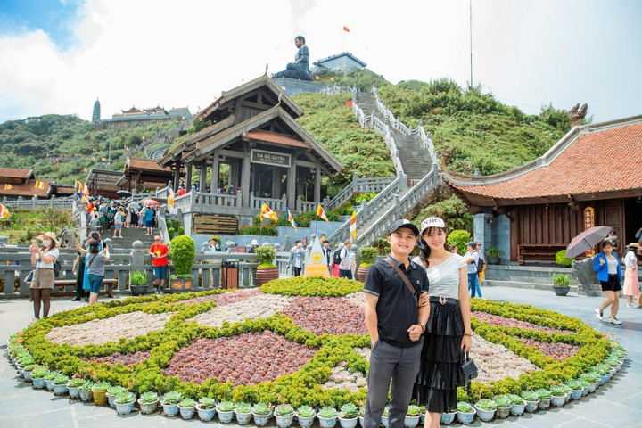 Đến Fansipan thu này, ngỡ như lạc giữa những thảo nguyên hoa - 8