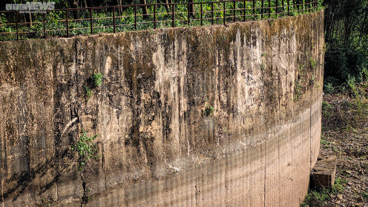 Ảnh: Hồ chứa nước 345 triệu m3 xuống cấp trước mùa mưa lũ cận kề - 4