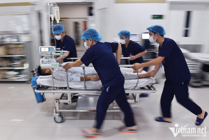 Phó Thủ tướng Vũ Đức Đam: Không né tránh, khẩn trương đấu thầu thuốc - 1