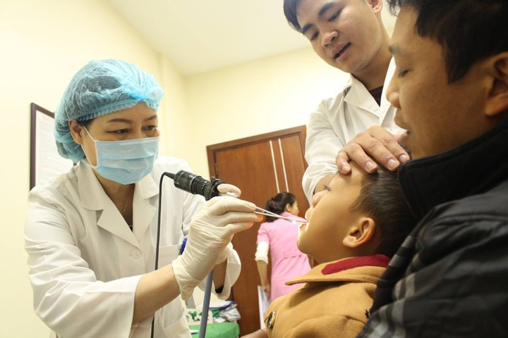 Cả ba con đều đi viện cấp cứu, mẹ đứng hình khi biết 'thủ phạm' - 1