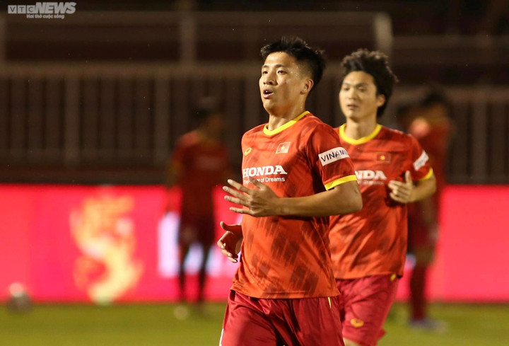 Trực tiếp bóng đá Việt Nam 4-0 Singapore: Khuất Văn Khang lập công - 7