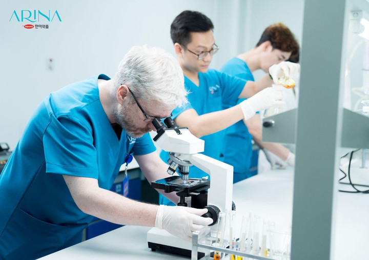 Viện thẩm mỹ Arina trao hơn 100 suất quà nhân dịp tri ân khách hàng 666.666 - 2