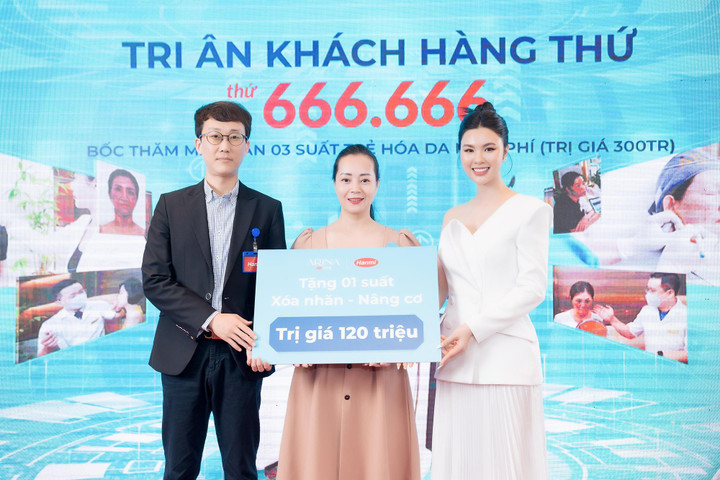 Viện thẩm mỹ Arina trao hơn 100 suất quà nhân dịp tri ân khách hàng 666.666 - 4