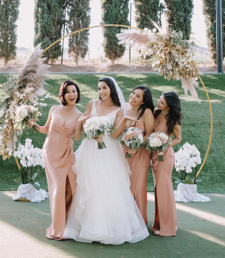 57 tuổi, MC Kỳ Duyên vẫn xinh như mộng khi làm phù dâu - 3