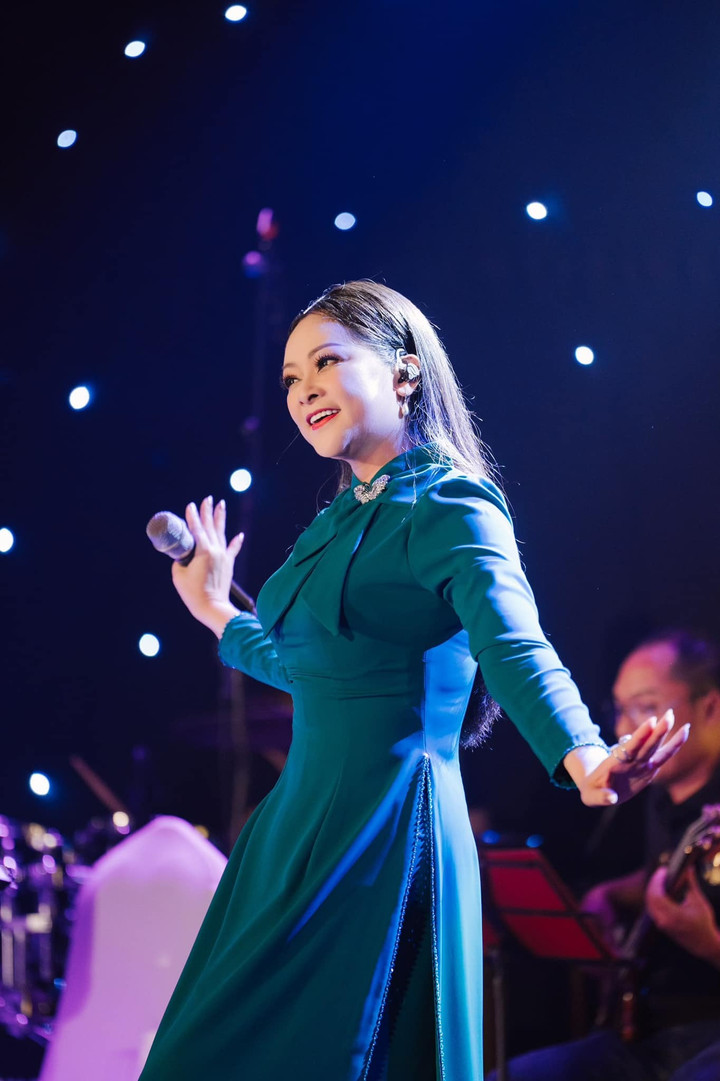 Sao Việt 22/9: Nghe lời chồng, Ngô Thanh Vân thỏa sức phơi nắng ở biển - 7