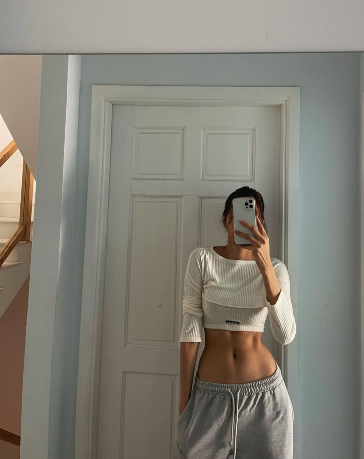 Sao Việt 22/9: Nghe lời chồng, Ngô Thanh Vân thỏa sức phơi nắng ở biển - 6