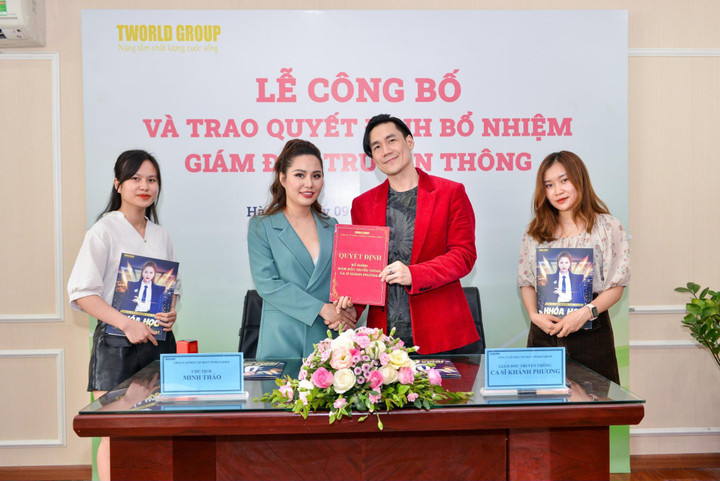 Tworld Chlorophyll Collagen Pluss - bí quyết trẻ đẹp của ca sĩ Khánh Phương - 1