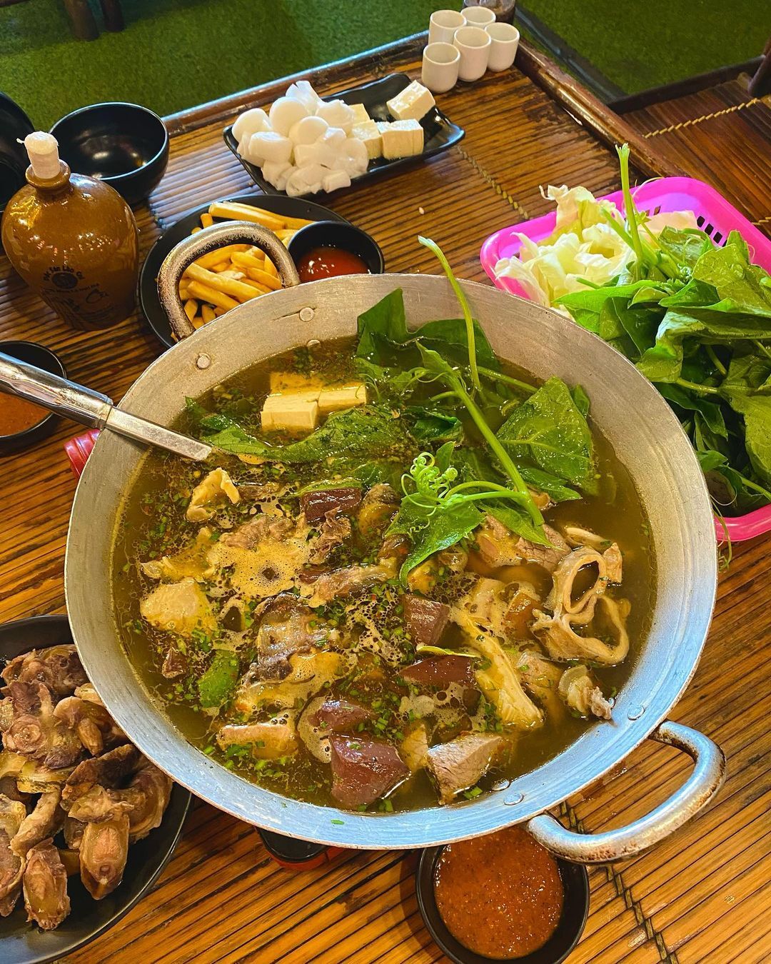 Thắng cố - đặc sản Hà Giang có nguyên liệu đặc biệt, ai can đảm mới dám thử - 2