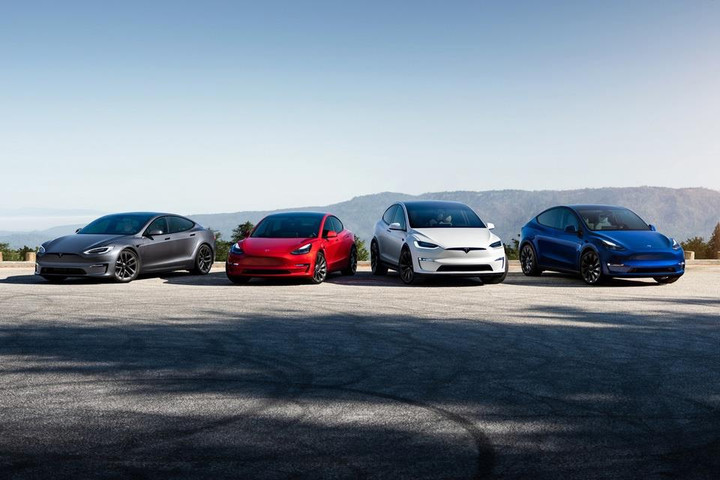 1,1 triệu xe Tesla dính lỗi cửa sổ có thể khiến hành khách bị thương - 1