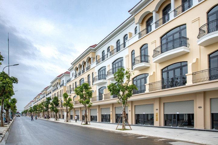 Khách hàng liên tiếp nhận bàn giao shophouse tại Vinhomes Ocean Park 2 - 2