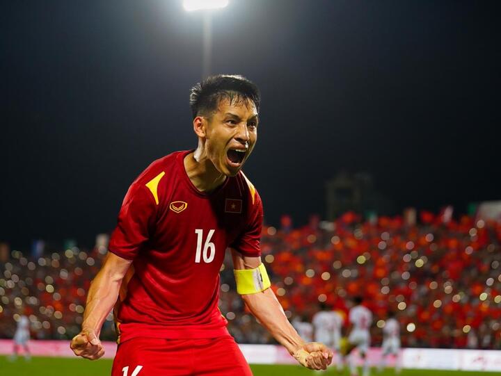 Đội tuyển Việt Nam thăng 1 bậc trên bảng xếp hạng FIFA, Thái Lan giảm 4 bậc - 1