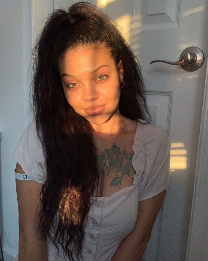 Cô gái hút 19 triệu lượt xem khi chia sẻ hình ảnh gây sốc về cơ thể sau sinh - 1