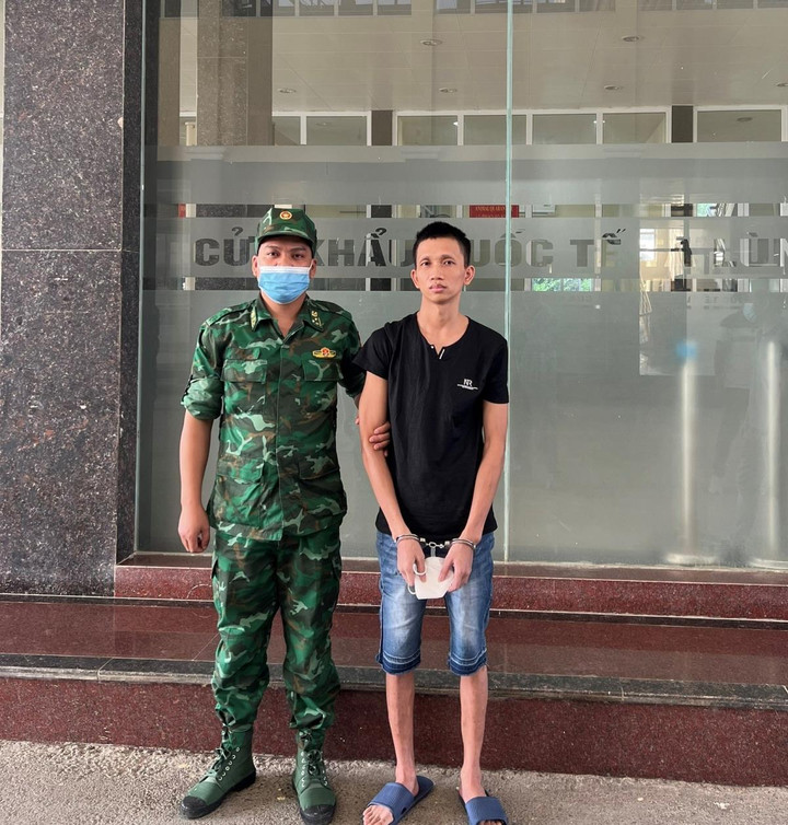 Bắt nam thanh niên mang 3 quyết định truy nã bỏ trốn - 1