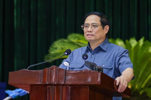 Thủ tướng thăm Trung đoàn Không quân tiêm kích đầu tiên, khảo sát sân bay quân sự Yên Bái - Ảnh 4. Thủ tướng thăm Trung đoàn Không quân tiêm kích, khảo sát sân bay quân sự Yên Bái - 4