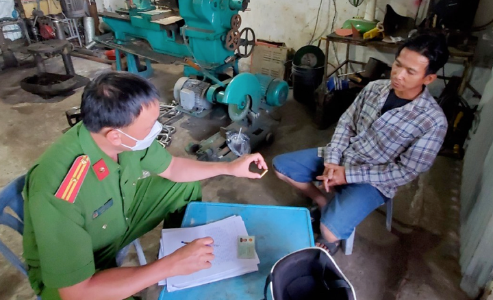 Bắt giữ 10 người tàng trữ, mua bán súng tại Kiên Giang - 3