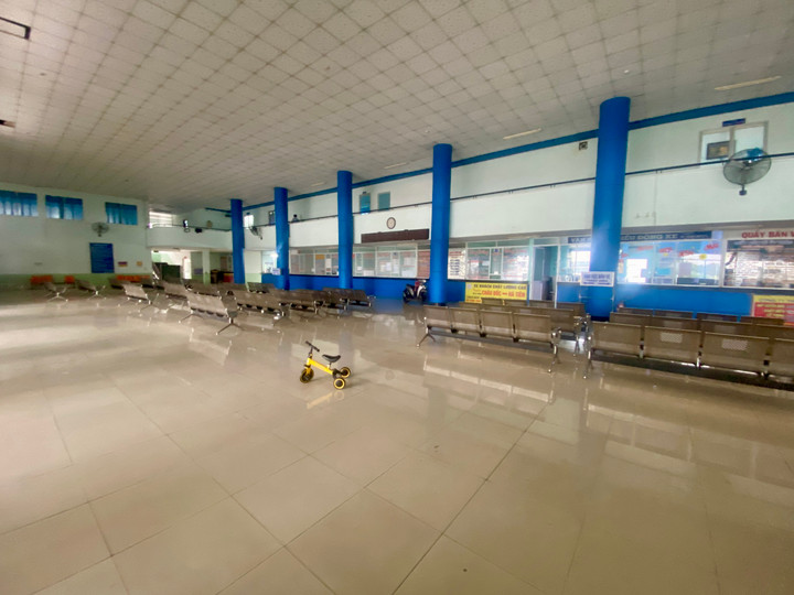 Xe khách hoạt động sai quy định, Thanh tra Giao thông An Giang kêu khó xử lý - 2