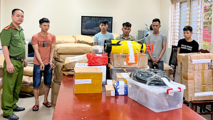 Hà Nội: Phá đường dây ma túy lớn ngụy trang sản phẩm tăng cường sinh lực - 2