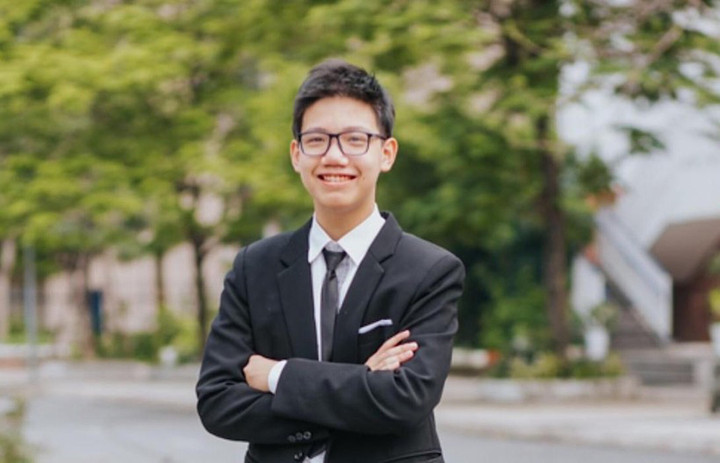 Thủ khoa lớp 10 Hà Nội được phong kiện tướng cờ vua thế giới - 1