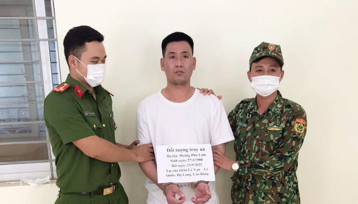 Bắt giữ kẻ chém vợ cũ rồi trốn truy nã suốt 2 năm - 1