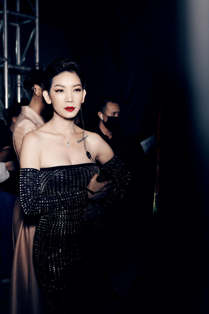 Hai con gái nuôi Phi Nhung thần thái khi lấn sân diễn thời trang - 10