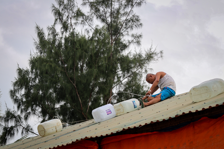 Ảnh: Bãi biển bao năm bị sóng 'ngoạm' ở Hội An trước giờ siêu bão Noru đổ bộ - 6