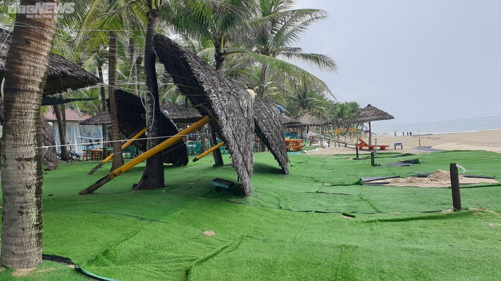 Chủ nhà hàng ven biển Cửa Đại chi trăm triệu gia cố bờ kè, ứng phó siêu bão Noru - 2