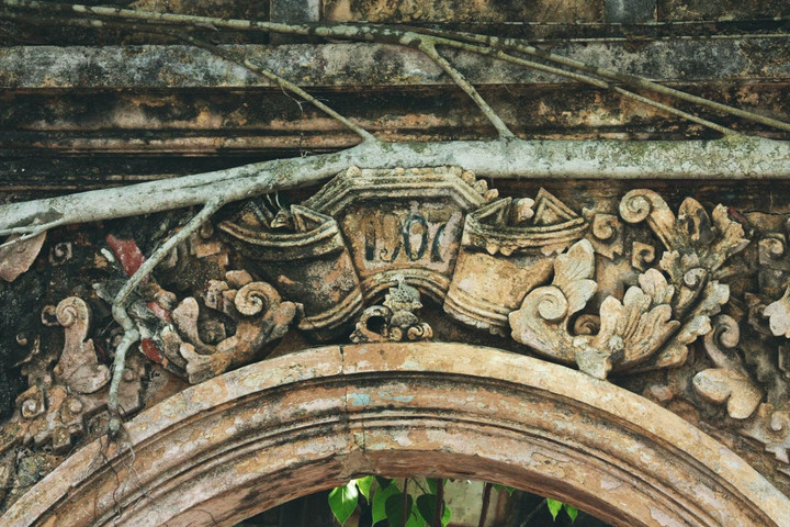 Vẻ cổ kính bí ẩn ở ngôi đình trăm tuổi ‘hợp nhất’ với cây bồ đề - 5