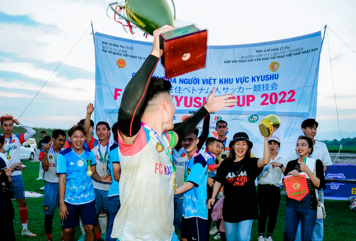 Người Việt Nam ở Kyushu (Nhật Bản) gắn kết đồng hương trên sân bóng - 8