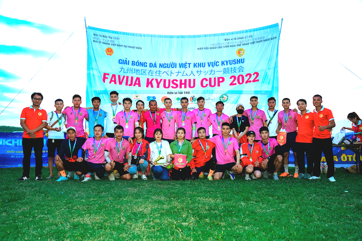 Người Việt Nam ở Kyushu (Nhật Bản) gắn kết đồng hương trên sân bóng - 7