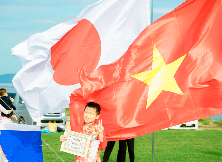 Người Việt Nam ở Kyushu (Nhật Bản) gắn kết đồng hương trên sân bóng - 2