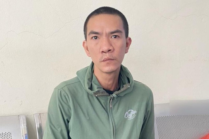 Tạm giữ kẻ đốt tủ quần áo làm cháy căn hộ chung cư của bạn gái - 1