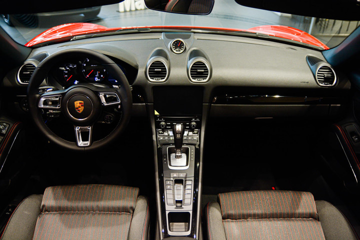 Porsche 718 Boxster T với gói nâng cấp trị giá hơn 900 triệu đồng - 6