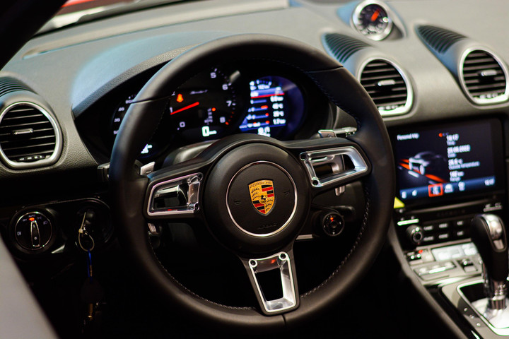 Porsche 718 Boxster T với gói nâng cấp trị giá hơn 900 triệu đồng - 8