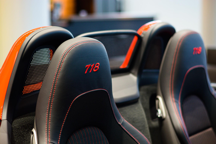 Porsche 718 Boxster T với gói nâng cấp trị giá hơn 900 triệu đồng - 7