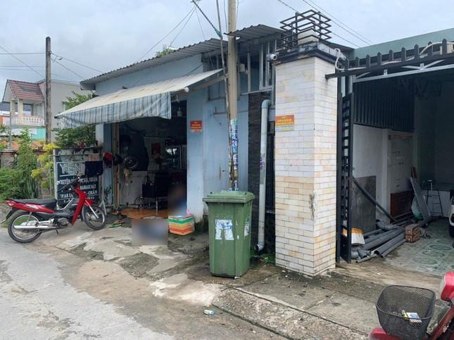 Bé trai 14 tuổi tử vong bất thường trong nhà trọ ở TP.HCM - 1