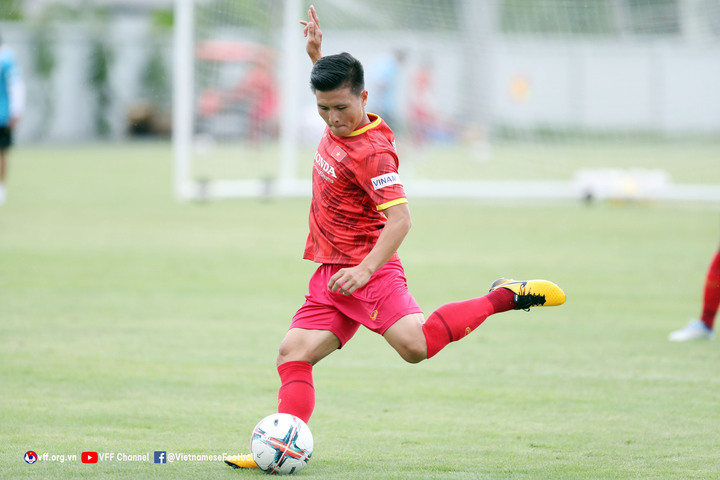 Tuyển Việt Nam vs Ấn Độ: Quang Hải tìm cảm hứng, quên cảnh dự bị ở Pau FC - 2