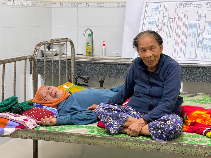 Bình Định: Vào trạm tránh bão Noru nghe các cụ kể chuyện bỏ nhà 'chạy bão' - 1